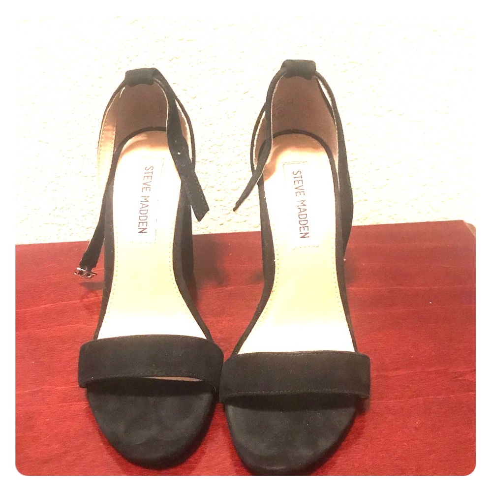 Steve Madden 👠 Black suede Taylor Heel!